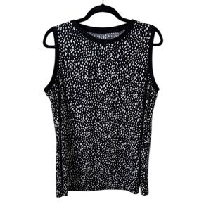 Gray and White Patterned Sleeveless Blouse